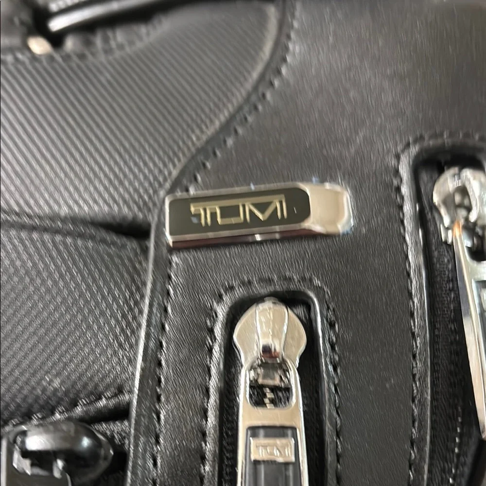 Tumi Black Professional Briefcase with Durable Design